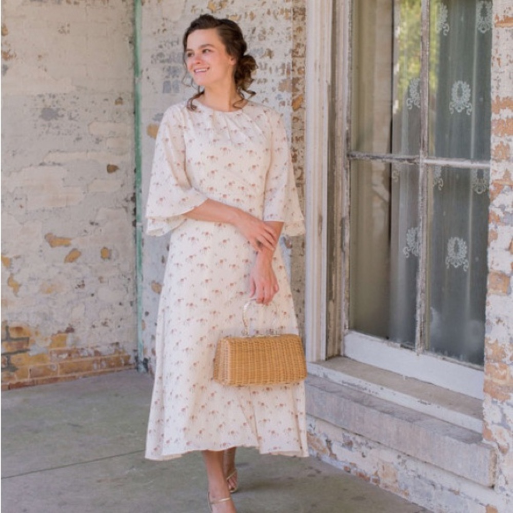 Dainty Jewells | Ellie May Midi Dress | Size M